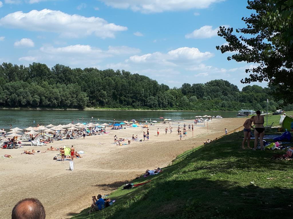 Gyula-tanya Vendégház Csongrád Esterno foto